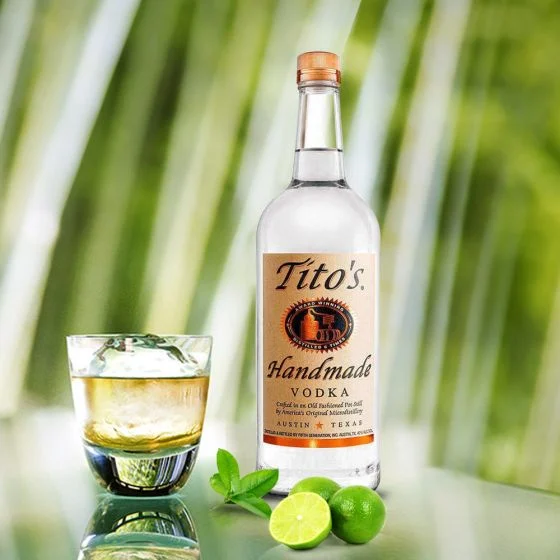 Tito's Handmade Vodka 0,7 photo 2